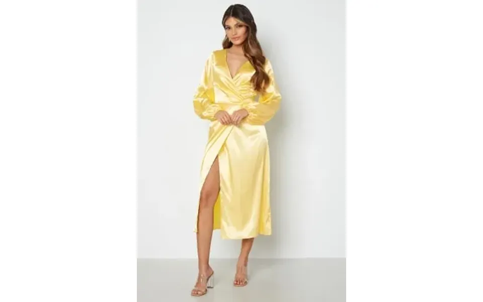 Selecting a dress for the New Year's corporate party 2024 (2) Bubbleroom Bubbleroom Occasion Misha Satin Dress Light Yellow 42 95930685 large