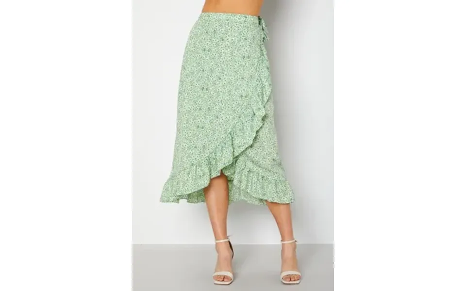 Selecting a dress for the New Year's corporate party 2024 (2) Bubbleroom Vero Moda Henna Wrap Skirt Birch Aop Greenhollo Xs 81570693 5715221371314 large 1