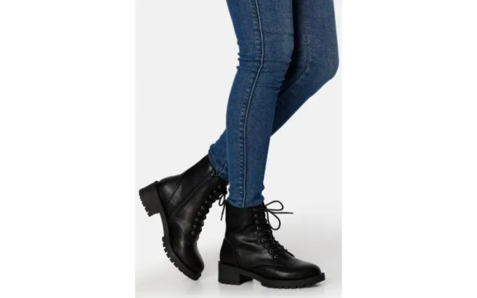 Fashionable women's boots: which ones to wear in 2024? Bubbleroom Bianco Claire Laced Up Boot Black 42 85428136 5714626052101 large